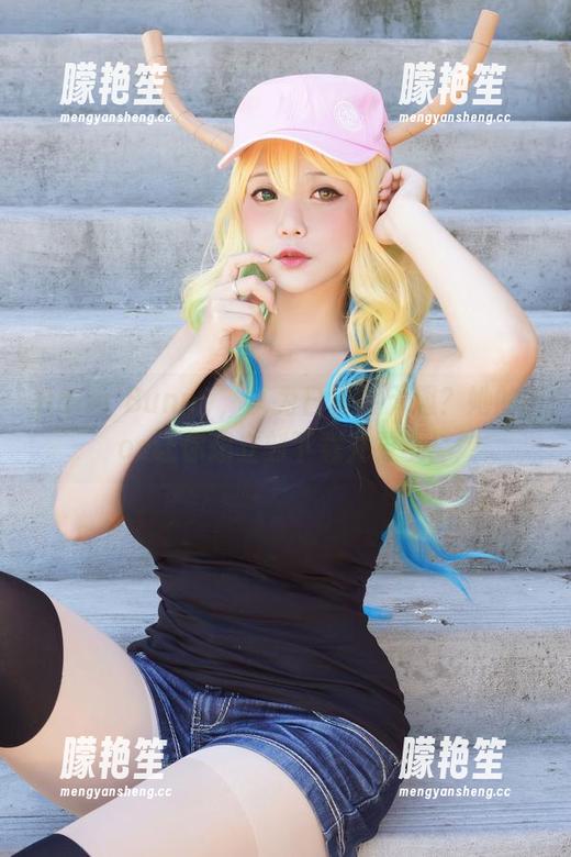 Hana Bunny Hana Bunny,以为日常会无趣?她的cos让你想立刻下载并尝试!